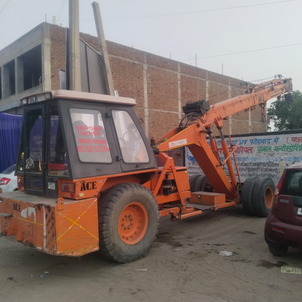 Cranes on rent for lifting work