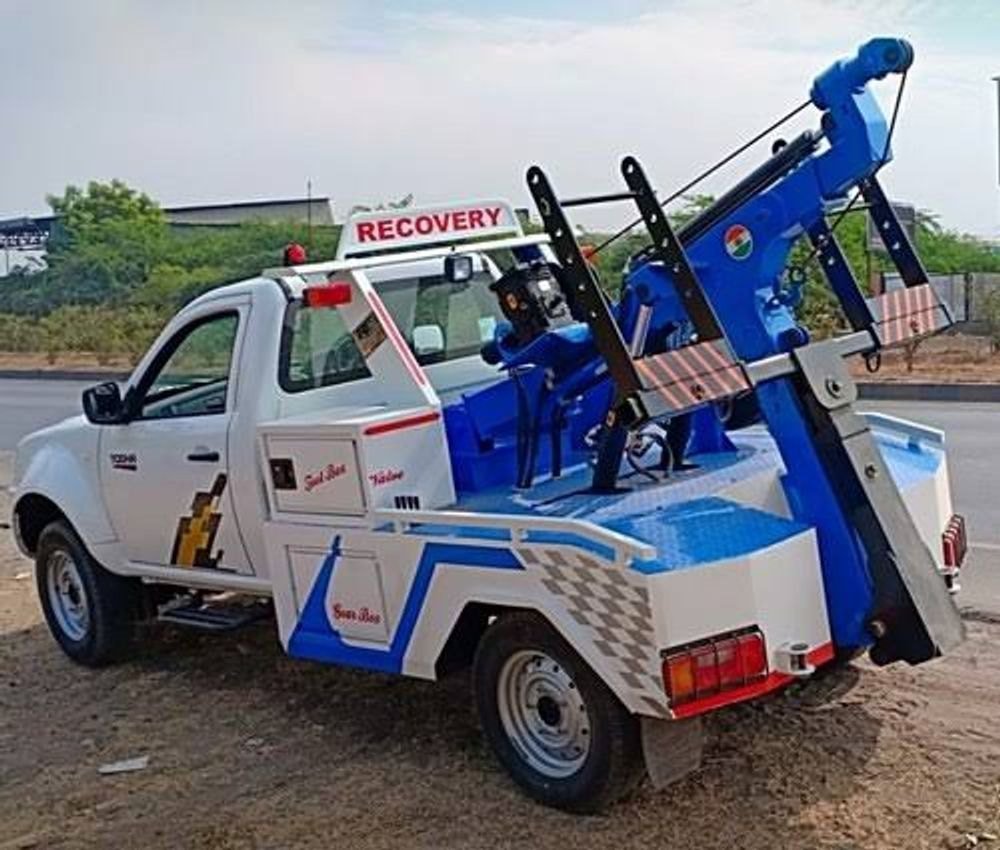 Towing crane rental service